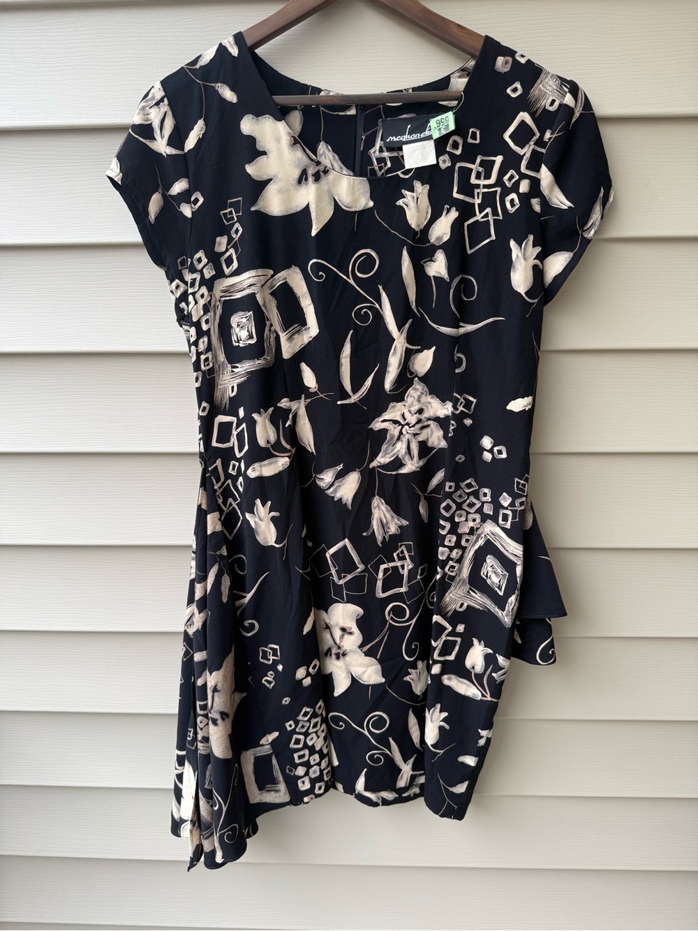 Meghan Elisse Abstract Floral Dress Shoulder Pads Black Cream Approx XL